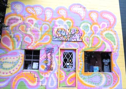 Atomic Garage - sell and rent vintage clothing, jewelry and accessories